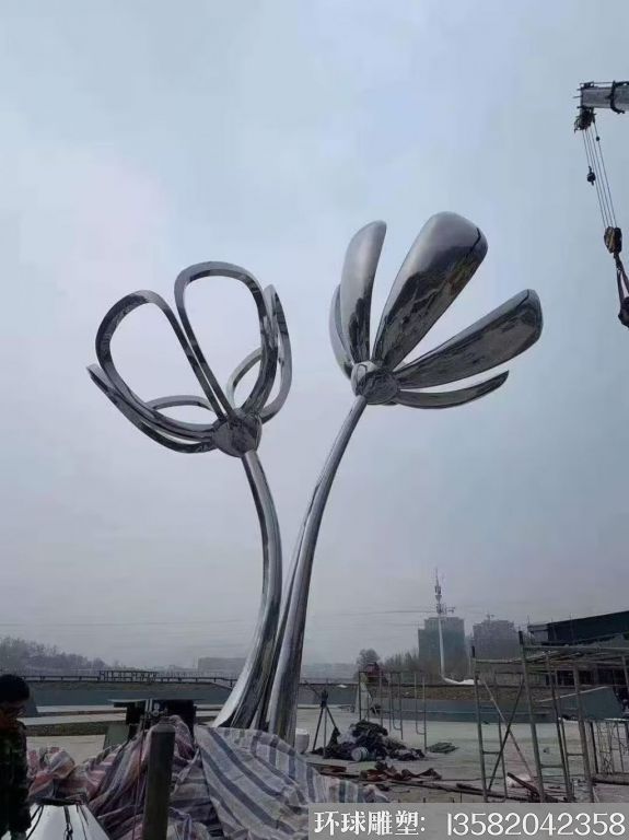 不銹鋼廣場鏡面花朵雕塑1